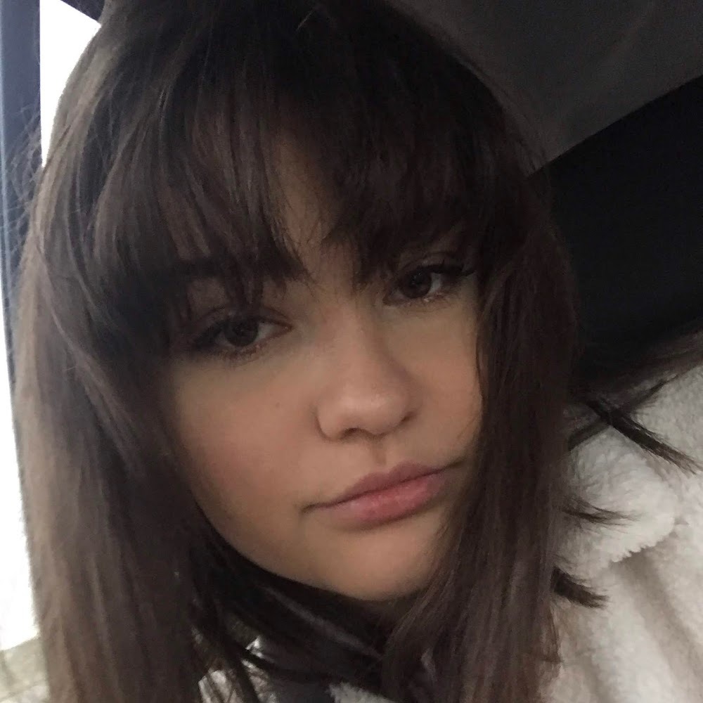 Meet your Posher, Elise